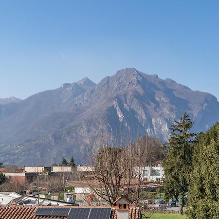 Spacious Apartment With Panoramic Views In Lecco Exterior photo
