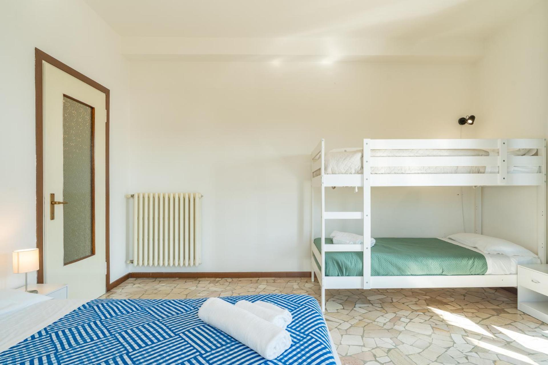 Spacious Apartment With Panoramic Views In Lecco Exterior photo